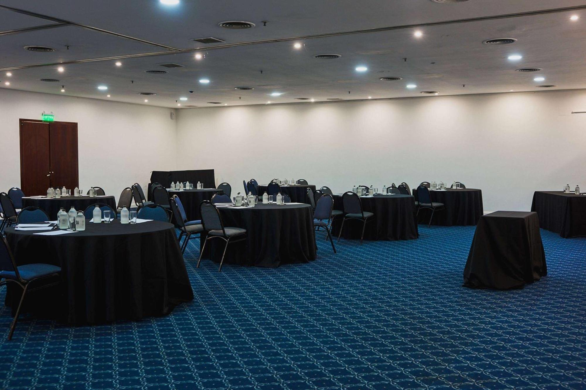 Dazzler By Wyndham Buenos Aires San Martin Hotel Exterior photo