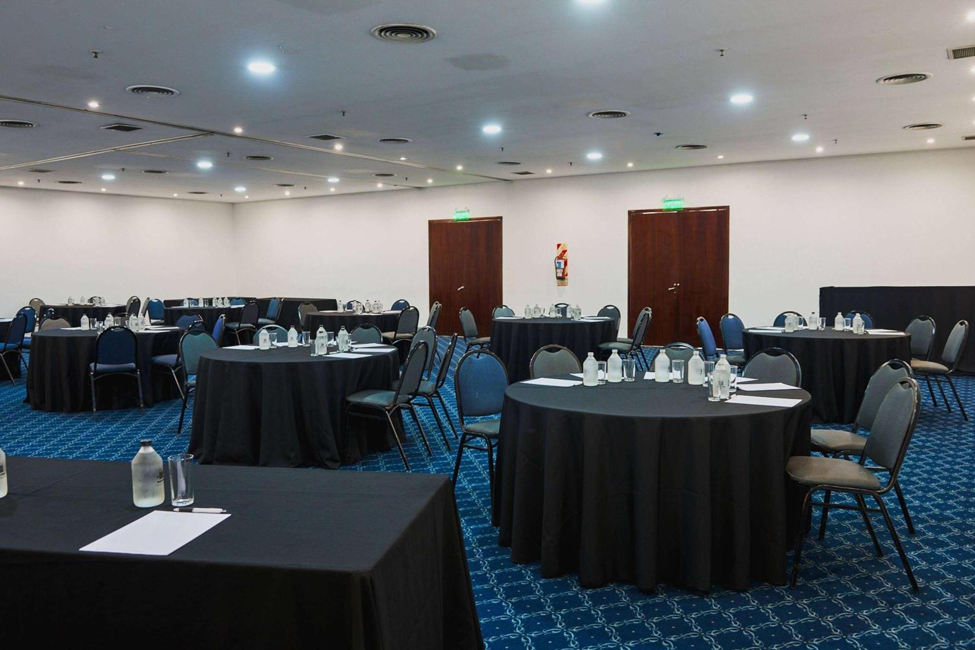 Dazzler By Wyndham Buenos Aires San Martin Hotel Exterior photo