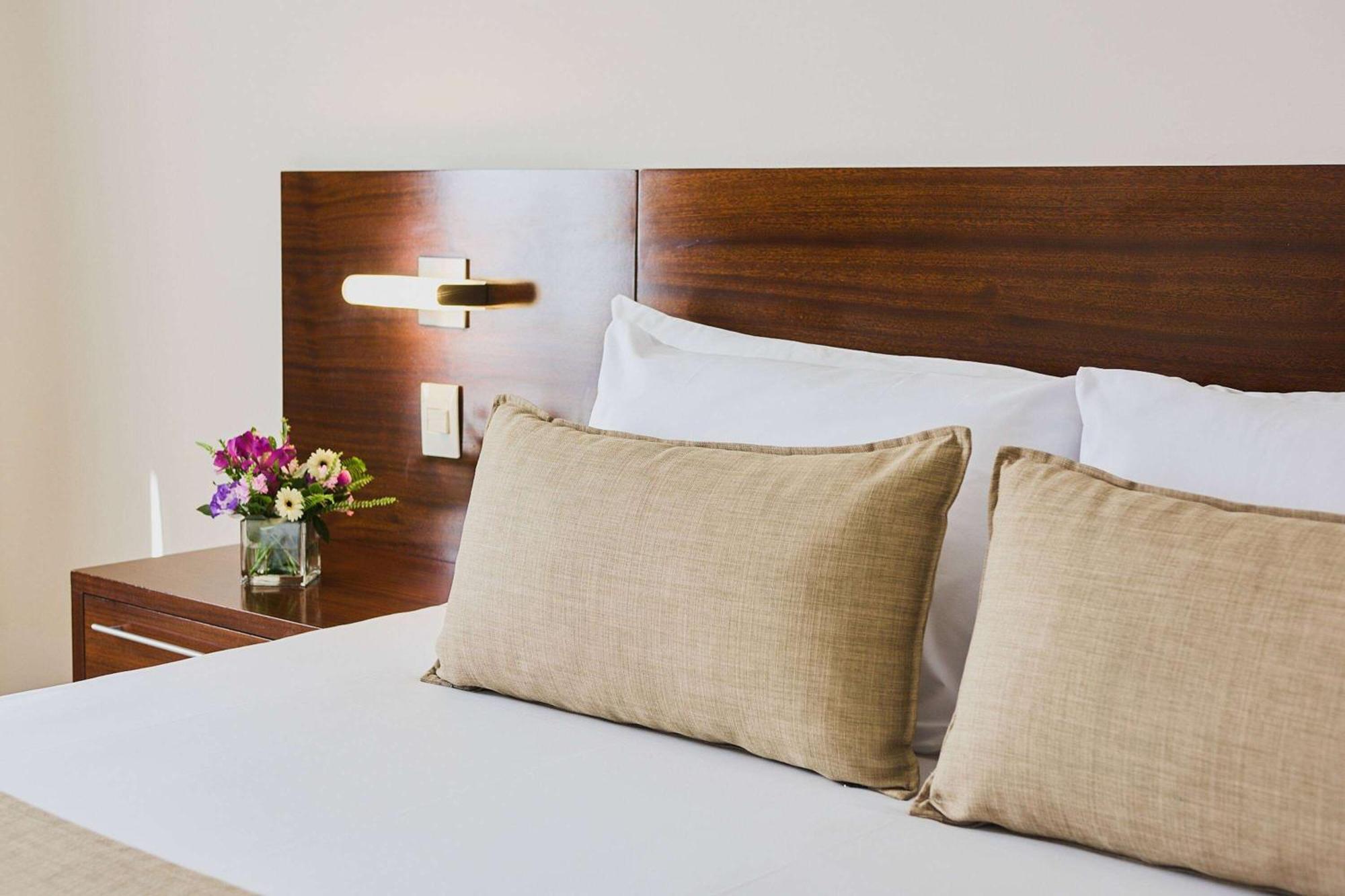 Dazzler By Wyndham Buenos Aires San Martin Hotel Exterior photo