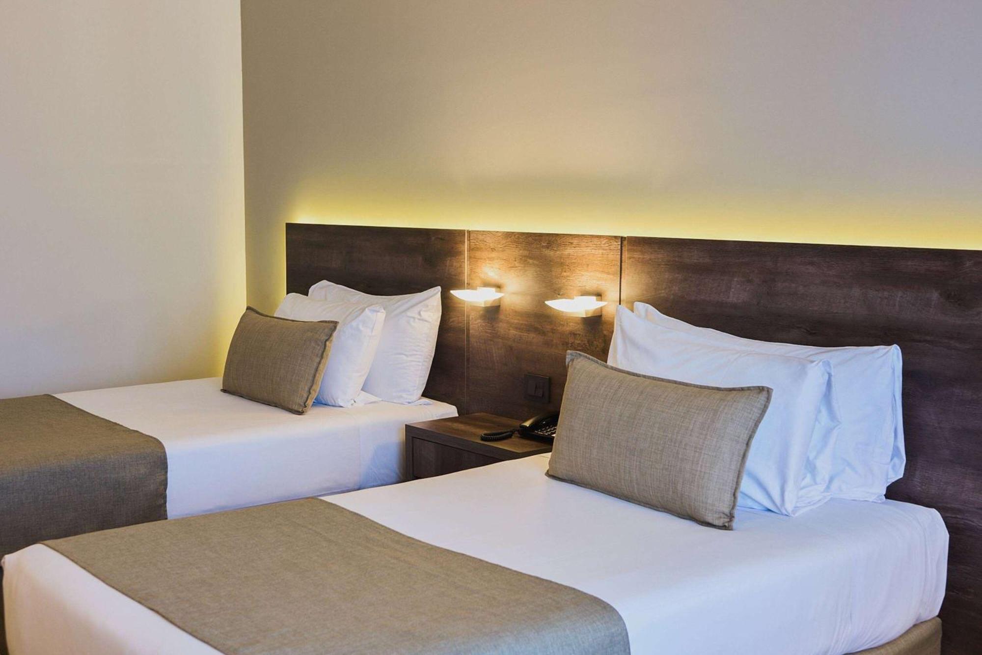 Dazzler By Wyndham Buenos Aires San Martin Hotel Exterior photo