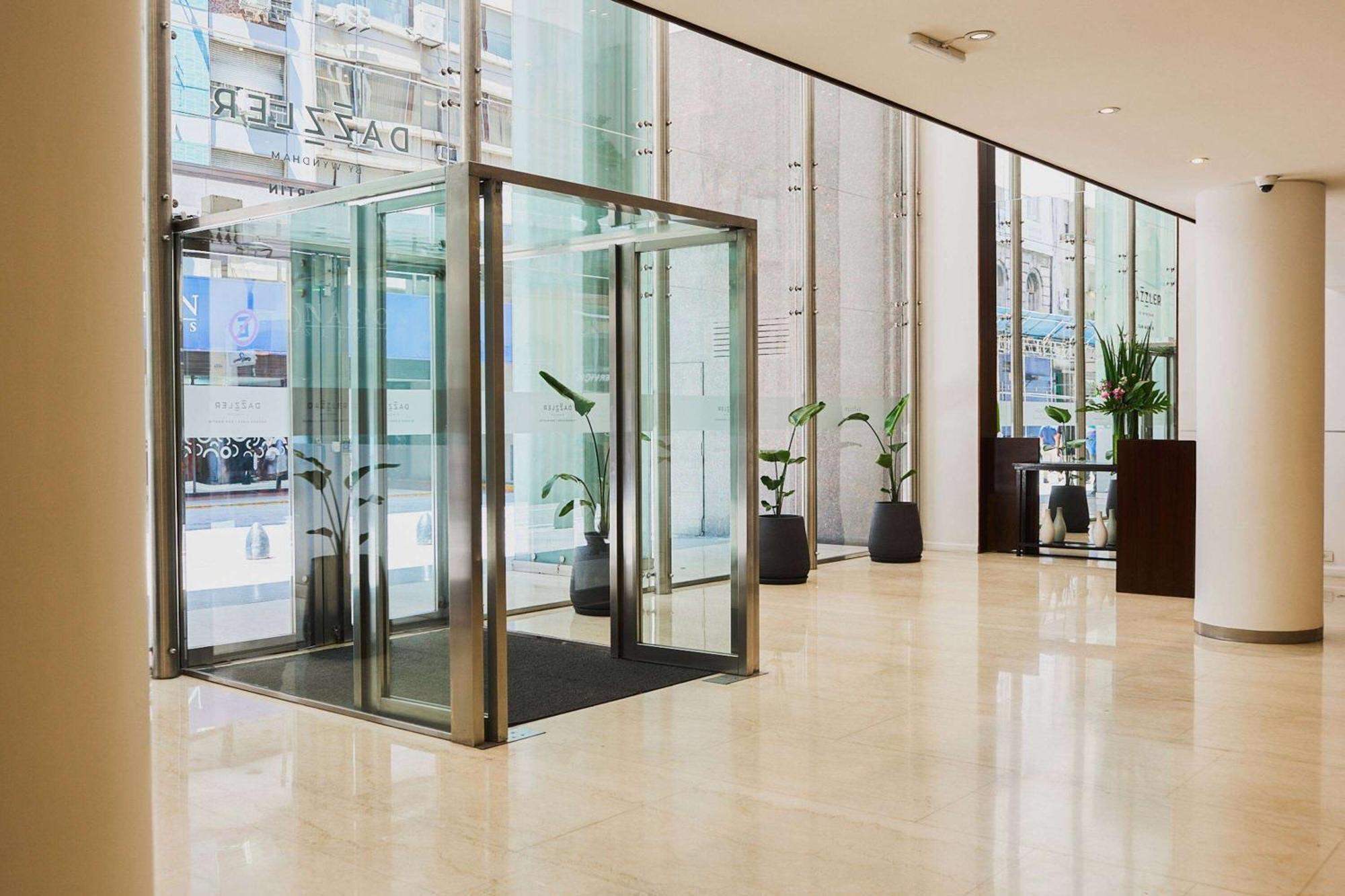 Dazzler By Wyndham Buenos Aires San Martin Hotel Exterior photo
